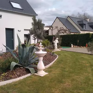 6bis Rue De La Boussaquiere St Broladre Bed & Breakfast