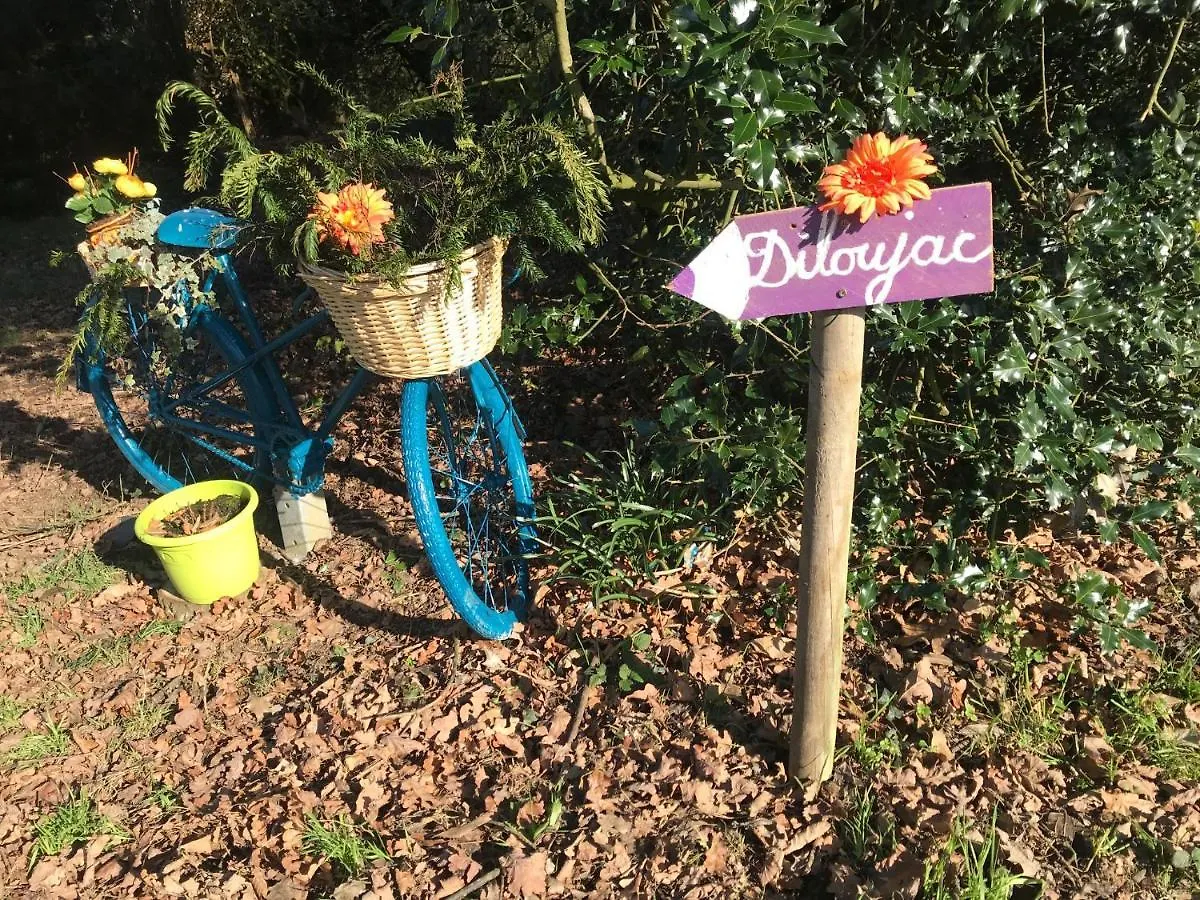 Chambre A La Campagne Quebriac Bed & Breakfast